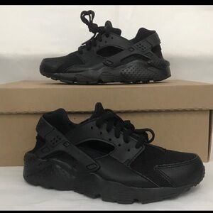 (Sold) Nike huarache shoes for Boys